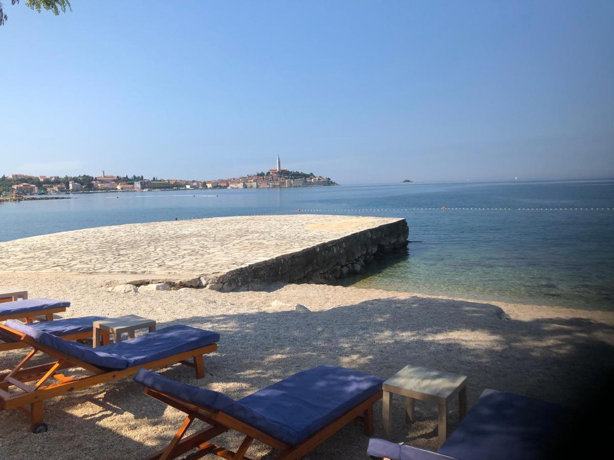 Total Escape Mobile Bianca Camp Porton Biondi Vakantiehuis *